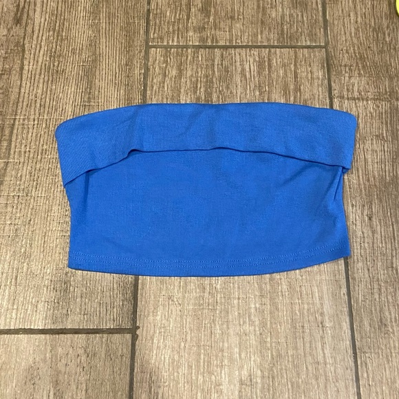 Blue Strapless Crop Top 💙 - Picture 2 of 5